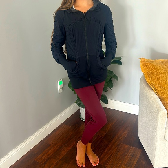 Lululemon Jacket - Picture 1 of 3